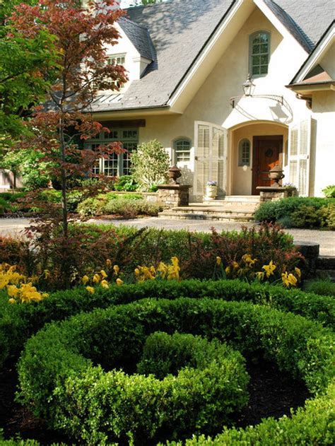 Best Boxwood Entry Landscape Design Ideas And Remodel Pictures Houzz