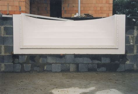 Ein eigener pool im heimischen grün ist der traum vieler gartenbesitzer. Pooltreppe: Luxus und Komfort - auch beim Pool Selbstbau - Pool-Selbstbau