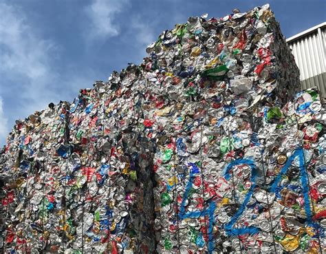 Recycling is one of the most effective ways that we can help preserve our planet and make sure that it is a healthy and happy place to live. AGVU-Workshop: Recycling von Aluminiumverpackungen