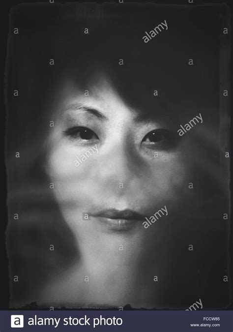 Portrait Of Woman Fotos Und Bildmaterial In Hoher Auflösung Alamy