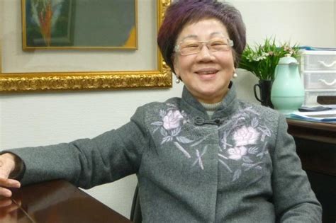 呂秀蓮說，「世界和平獎評審委員會（world peace prize awarding council）」創辦於1989年，而「世界和諧基金會（world harmony fundation）」創辦於2005年，這二個國際性組織均由已故的美國前資深國會議員lester. 呂秀蓮談蔡英文兩岸路線：和習近平好好商量-風傳媒