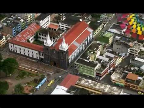 La ciudad turística de está ubicado en un valle con cascadas y aguas termales a lado del volcán tungurahua con una altura de 5.016 metros. Ecuador Ama la vida Baños de Agua Santa - YouTube