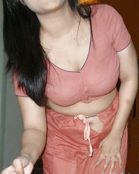 Aunty In Saree Exposing Navel And Boobs 45 Pics Xhamster