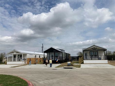 Houston developer unveils luxury mobile home community in Pearland