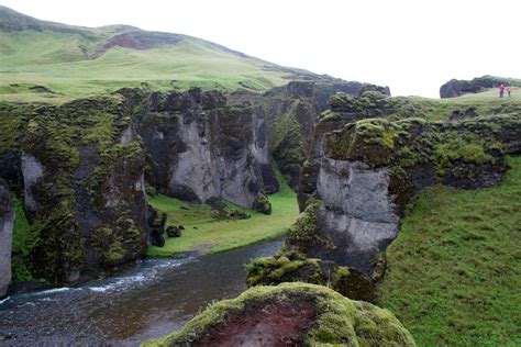 Fjaðrárgljúfur - Canyon in Iceland - Thousand Wonders