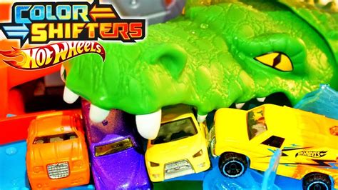 New Hot Wheels Ultimate Gator Car Wash Play Set W Color Shifters Car Age 4 Th