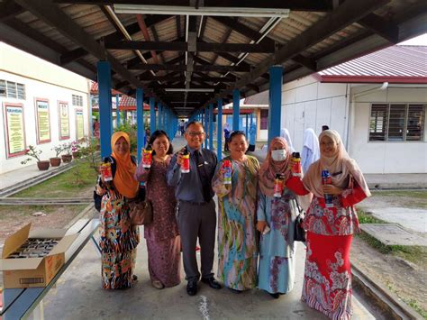 Kota ini terletak di pantai barat laut kalimantan menghadap laut cina selatan. Kempen Hapuskan Nyamuk AEDES di SMK Bandaraya KK - Pejabat ...