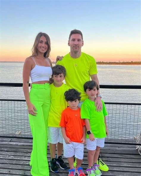 Vacaciones En Rosario El Look De Lionel Messi Y Su Familia Que Fue
