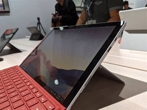 Hands On With The Microsoft Surface Pro Ice Lake Looks Promising PC World New Zealand