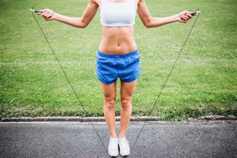 How to measure length of skipping rope. How To Size A Jump Rope The Right Way