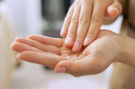 Empty full contents of bleach powder into the provided tub. How to Get a Bleach Smell Off Your Hands Quickly | LoveToKnow