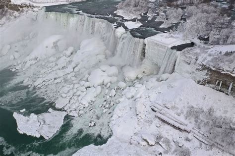 Niagara Falls Frozen Over Transforming Into A Real Life Ice Kingdom