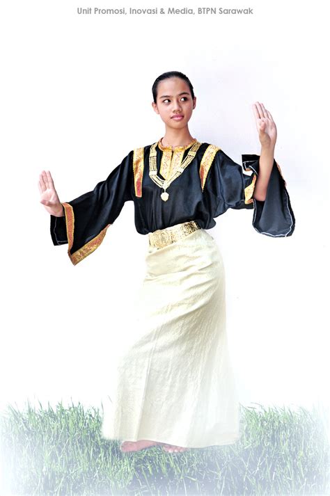 Pakaian Tradisional Baju Bidayuh Lelaki Kaum Sarawak Pakaian Tradisional Kaum Di Malaysia
