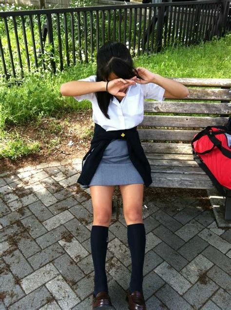 【画像】ぴっちぴちのスカートを履く女子高生、魅力的すぎる ミラクルミルク