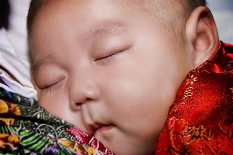 Bersedia dengan senarai barang bayi ke hospital. Adat Resam Kelahiran Kaum Cina