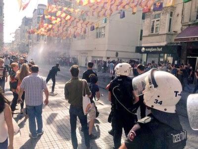 Police Use Tear Gas And Rubber Bullets At Istanbul Pride Pinknews
