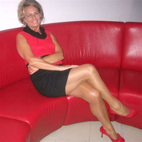 Pin By Tomas On 50th Sexy Older Women Gorgeous Grannies Mature Beauty