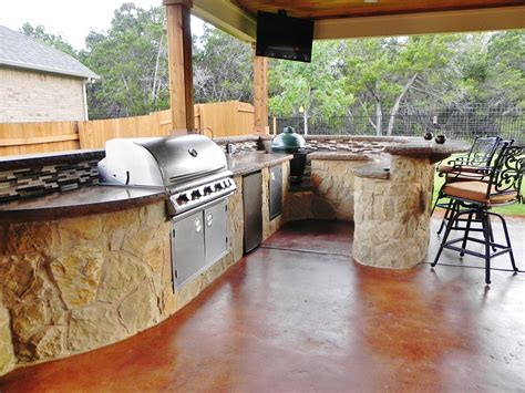 Porch With Curved Outdoor Kitchen Outdoor Kitchen Countertops