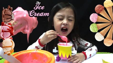 Langkah pertama, dengan memasukkan ke dalam blender semua bahan yang sudah disiapkan, kemudian blender hingga halus. ICE CREAM MAKER MACHINE || cara membuat es krim strawberry ...