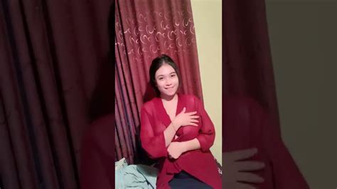 Terbaru Nih Hot Live Cewe Cantik Baju Transparan Utingnya Ping Bikin