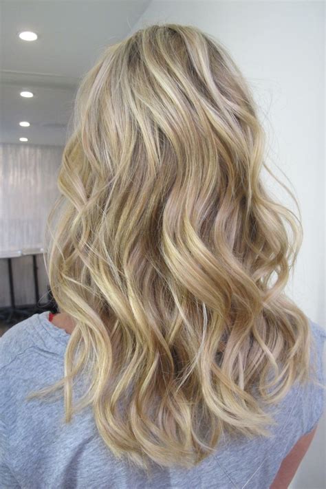 Beach Blonde Highlights Beachy Blonde Hair Hair Styles Blonde Hair