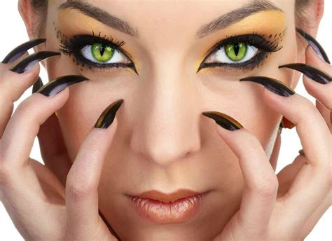 Pin By Veronica De Luna On Halloween Cat Eye Contacts Cat Eye Makeup