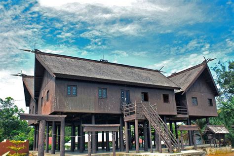 Di mana ruangan tersebut secara umum mempunyai 3 fungsi utama. 5 Rumah Adat di Kalimantan Beserta Penjelasan dan ...
