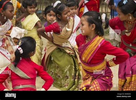 Bihu Folk Dance Assam India Hi Res Stock Photography And Images Alamy