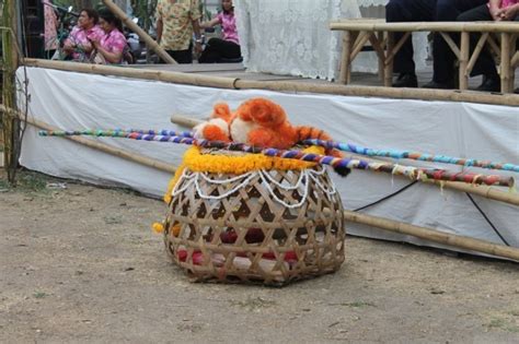 ชวนรู้จักตำนาน นางสงกรานต์ ทั้ง 7 องค์ที่เป็นความเชื่อคู่กับประเพณี สงกรานต์ ของไทยมาทุกยุคทุกสมัย พร้อมเผยคำทำนายของนางโคราคะเทวี นาง. อึ้ง แห่'นางเสือ'ขอฝนเล่นสงกรานต์ เชื่อแค่'นางแมว'ฝนอาจไม่ตก