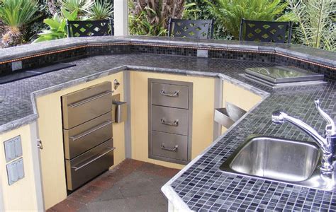 outdoor kitchen tile ideas