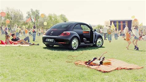 2013 Volkswagen Beetle Fender Edition Caricos