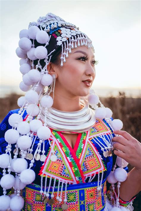 Hmong paj ntaub mos | Hmong fashion, Hmong clothes, Embroidery craft