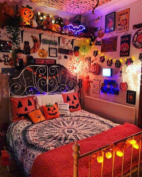 Pin By Donna Broussard On Halloween Halloween Room Decor