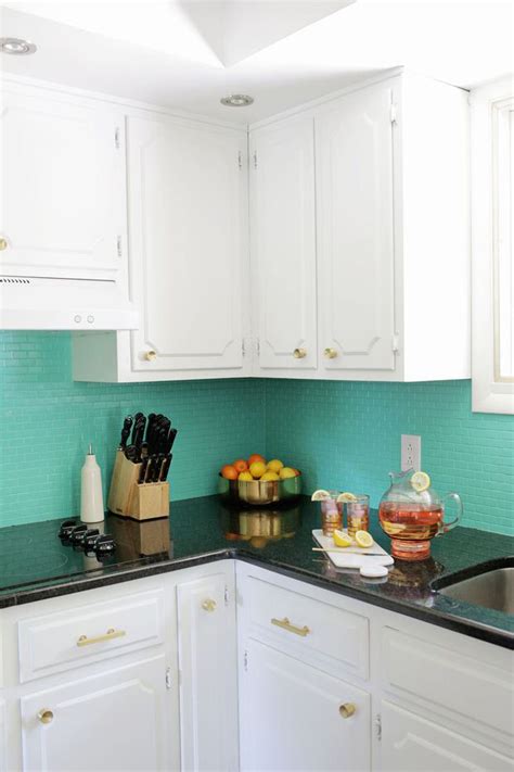 Learning how to install a backsplash can help you improve the look and value of your home in just a day or two. 6 Ways to Redo a Backsplash (Right Over the Old One!) • The Budget Decorator