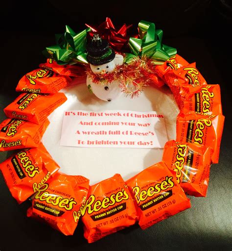 Secret Santa Reeses Wreath Christmas Candy Ts Diy Christmas