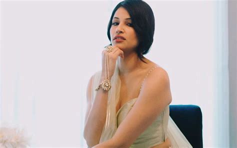 Richa moorjani too was originally a dancer who did really. Richa Moorjani | Kamala, Never Have I Ever, Married ...