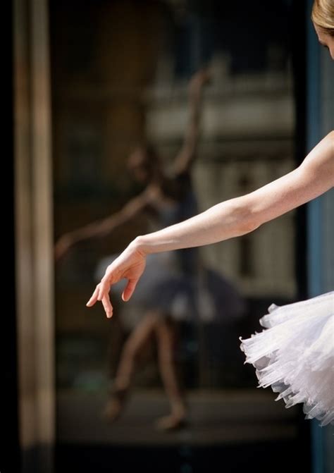 Top 10 Most Beautiful Photos Of Ballerinas Dance Photography Ballet Beautiful Dance Photos
