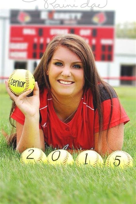 Softball Pictures Girl With Softball Senior Pictures Sporty Senior