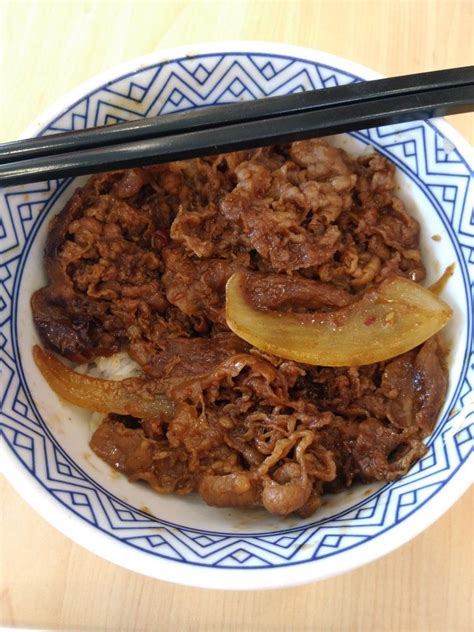 Teriyaki biasanya dipadukan dengan daging ayam maupun seafood. Resep Daging Yakiniku Yoshinoya / Resep Chicken Yakiniku ...