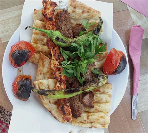3 x hähnchen flügel schere von keule trennen in beliebiger marinade würzen und. Adana Kebap (Rezept mit Bild) von dicker-tuerke | Chefkoch.de