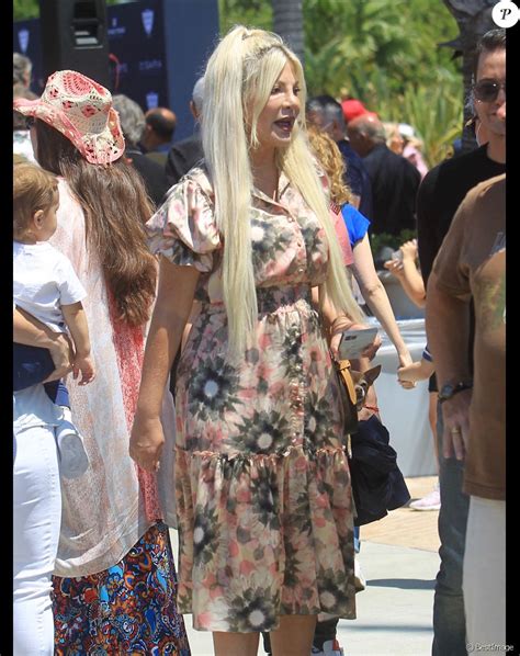 Tori Spelling Nouvelles Op Rations De Chirurgie Esth Tique L Actrice Est M Connaissable Le