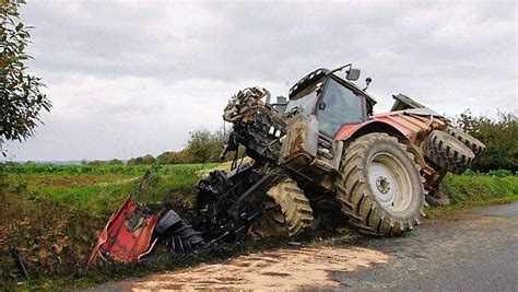 Accident De Tracteur Aux Conséquences Spectaculaires