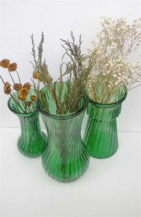 set 3 vintage hoosier glass vases emerald green fluted swirl wedding glass vase vase home