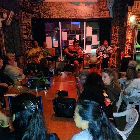 Hilo Town Tavern Is Pet Friendly