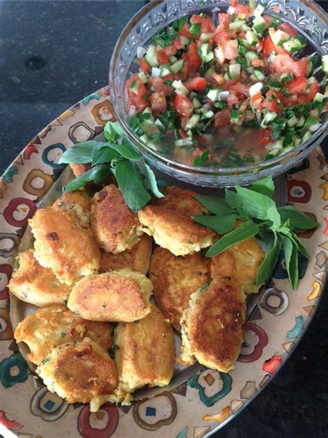 Most of persian foods are prepared with herbs, vegetables and rice along with meat, lamb, chicken or fish. Persian Potato Patties - Kuku Sibzamini | Iraanse keuken ...