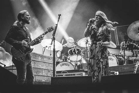 Tedeschi Trucks Band Rolls Out Wheels Of Soul 2020 Sixth Annual Summer Tour Features Special
