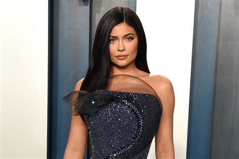 Kylie Jenner Reveals Her Natural Hair