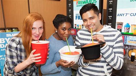 7 Eleven Bring Your Own Cup Day To Draw Slurpee Fans Abc7 Chicago