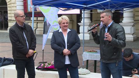Since june 2019 he has been the parliamentary group leader of the jobbik. Piknikre hívta a csabaiakat Jakab Péter, a Jobbik ...