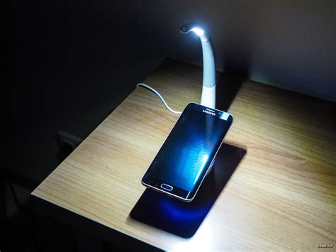 Светильник с зарядкой для телефона как работает фото
